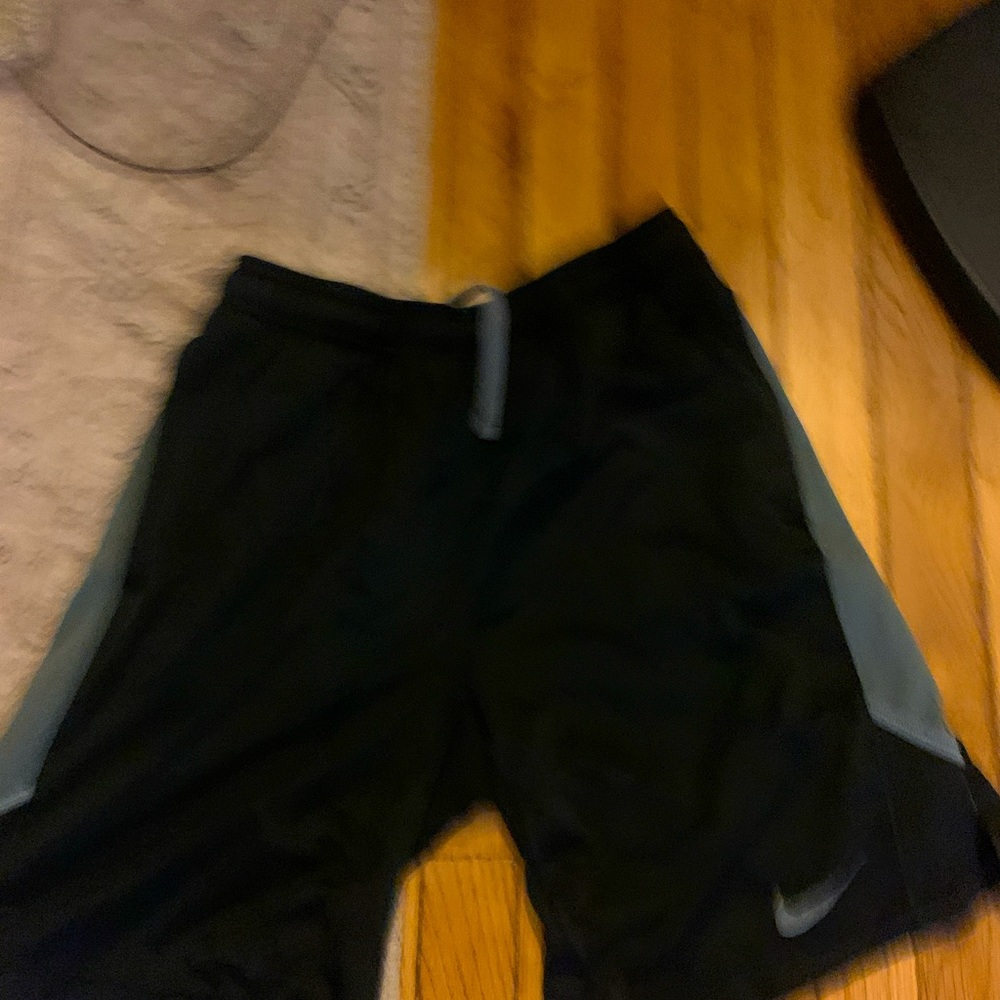 Men’s small Nike dry fit shorts